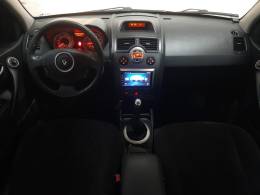RENAULT - MÉGANE - 2011/2012 - Prata - R$ 34.900,00