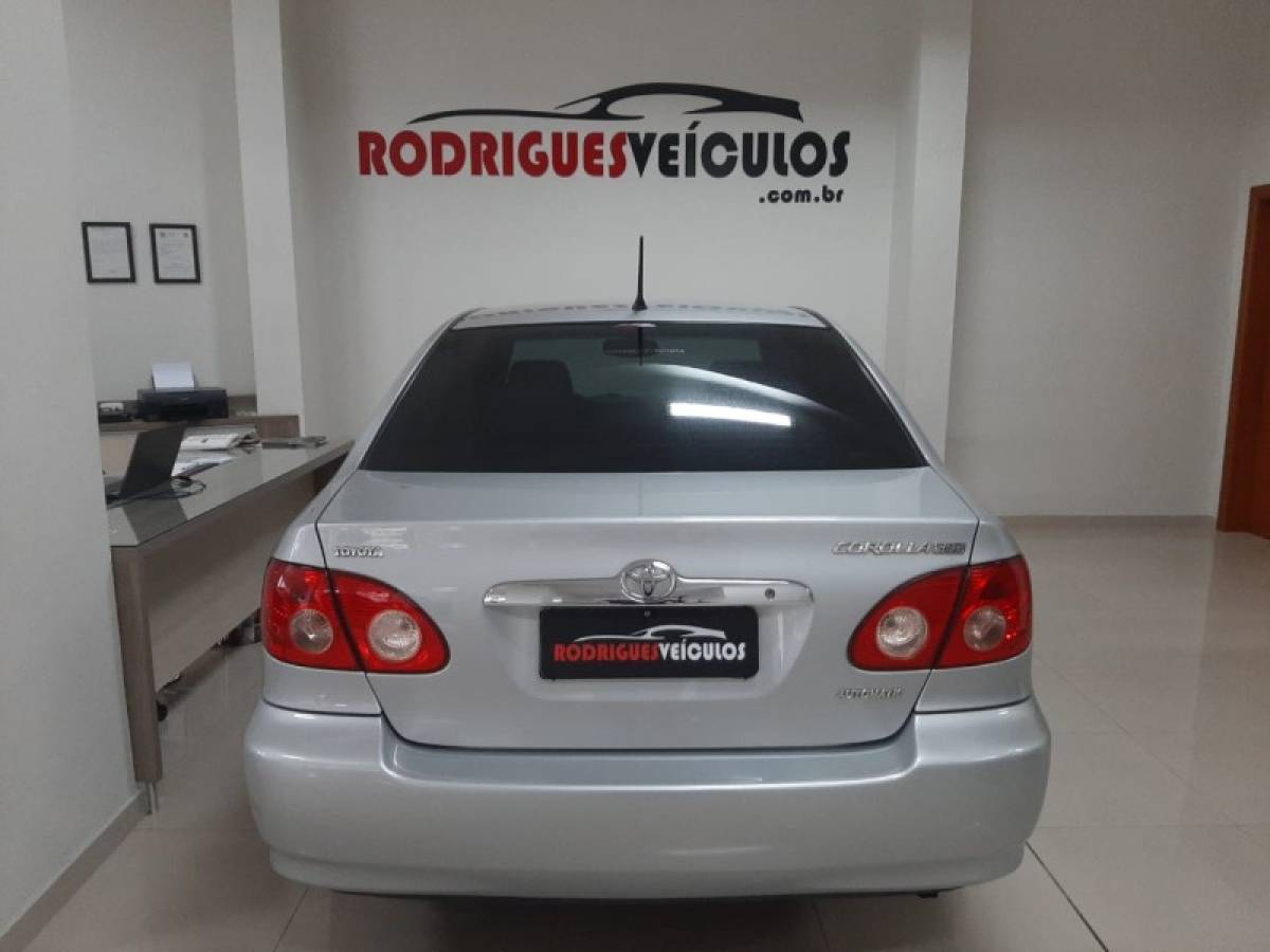 TOYOTA - COROLLA - 2007/2008 - Prata - R$ 47.900,00