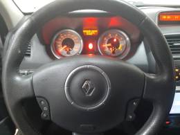RENAULT - MÉGANE - 2011/2012 - Prata - R$ 34.900,00