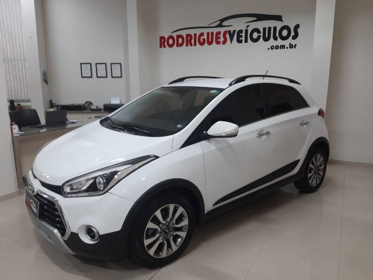 HYUNDAI - HB20X - 2016/2017 - Branca - R$ 69.900,00