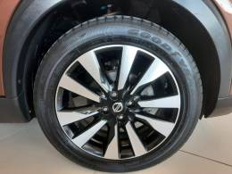 NISSAN - KICKS - 2017/2018 - Marrom - R$ 79.900,00