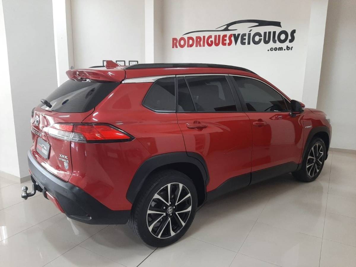 TOYOTA - COROLLA - 2023/2024 - Vermelha - R$ 169.900,00