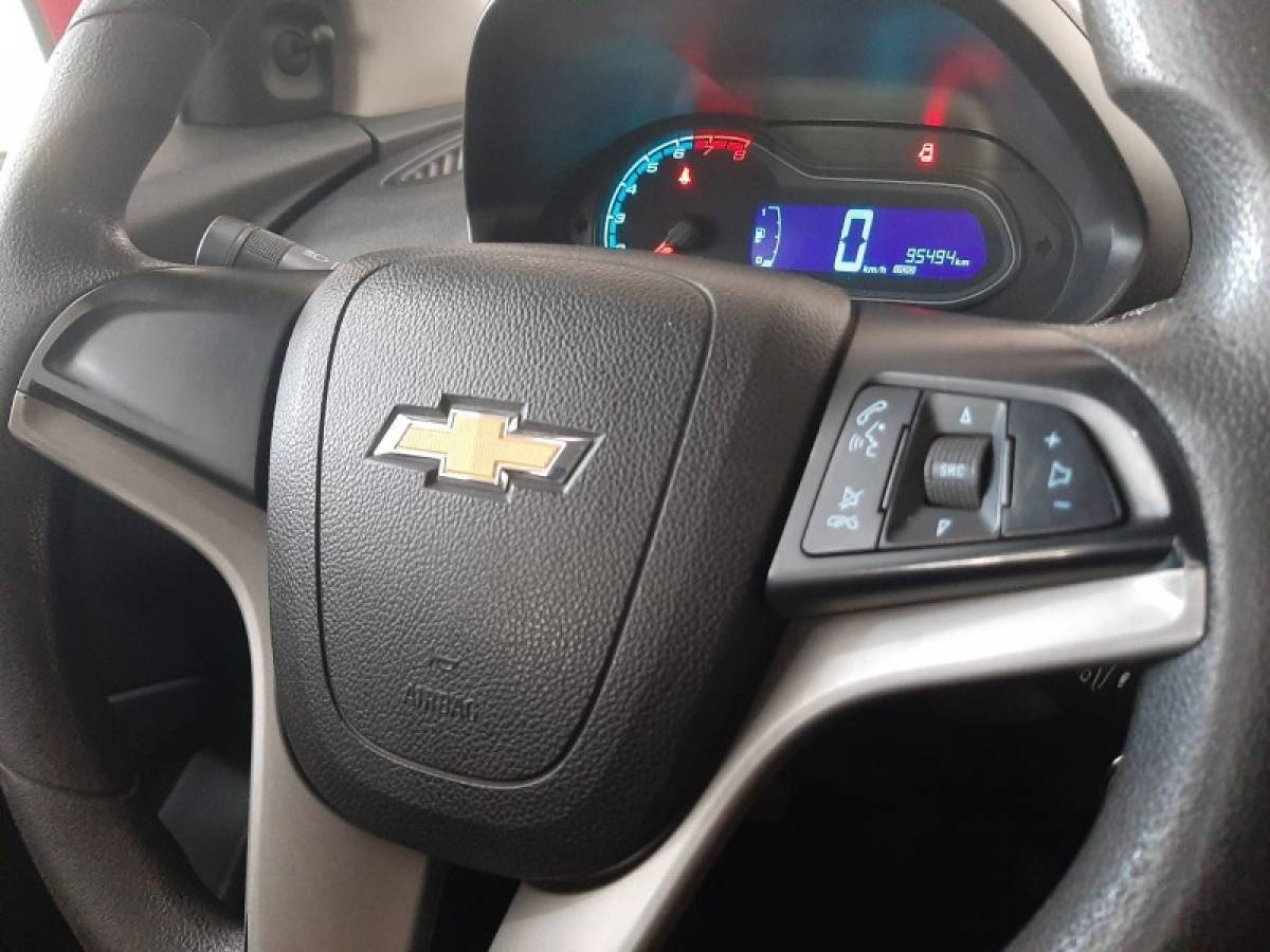 CHEVROLET - ONIX - 2015/2016 - Vermelha - R$ 51.900,00