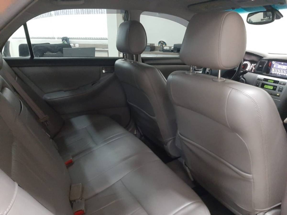 TOYOTA - COROLLA - 2007/2008 - Prata - R$ 47.900,00