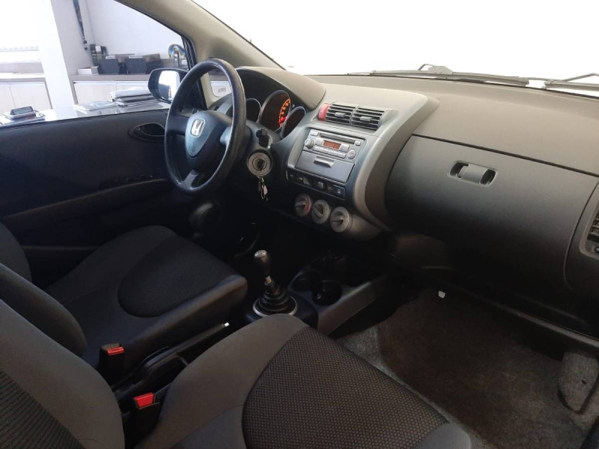 HONDA - FIT - 2007/2008 - Preta - R$ 32.900,00