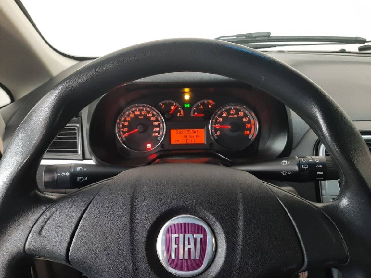 FIAT - PUNTO - 2008/2009 - Branca - R$ 32.900,00