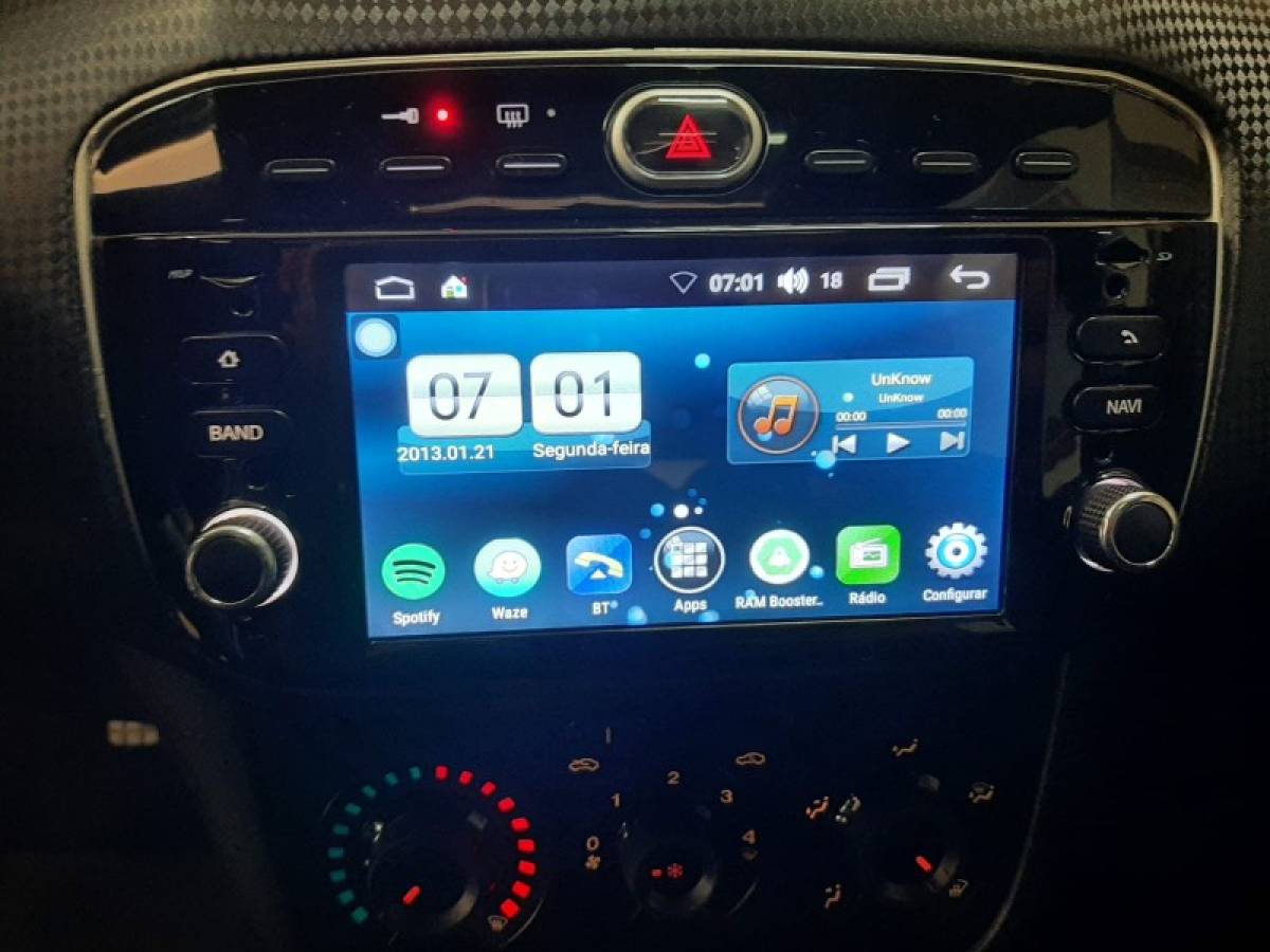 FIAT - PUNTO - 2014/2015 - Branca - R$ 57.900,00