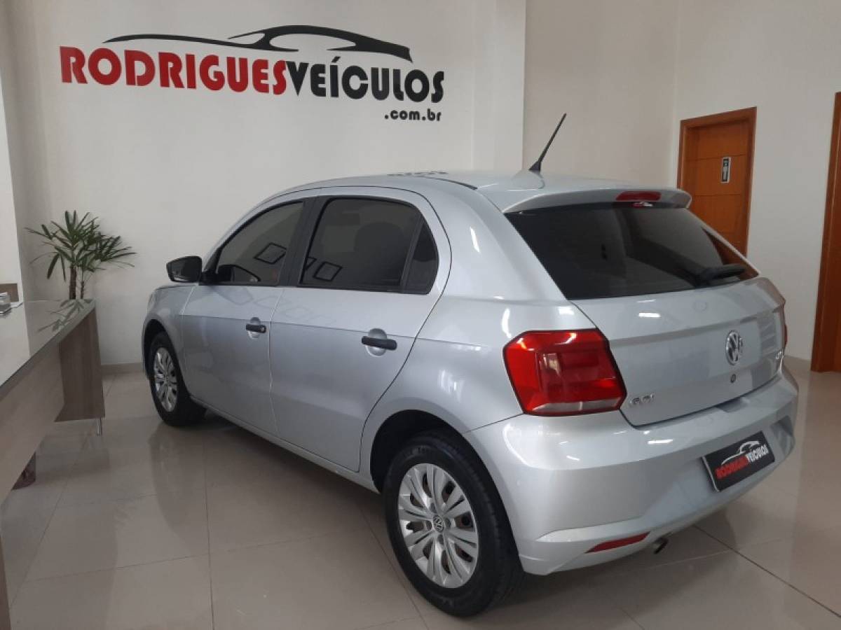 VOLKSWAGEN - GOL - 2017/2017 - Prata - R$ 47.900,00