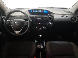 TOYOTA - ETIOS - 2016/2017 - Branca - R$ 59.900,00