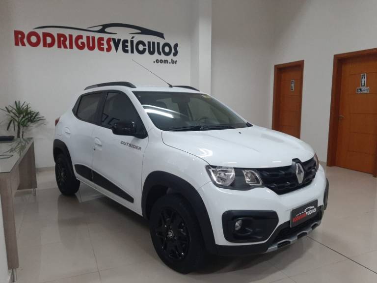 RENAULT - KWID - 2021/2022 - Branca - R$ 53.900,00