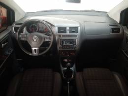 VOLKSWAGEN - FOX - 2014/2015 - Vermelha - R$ 49.900,00