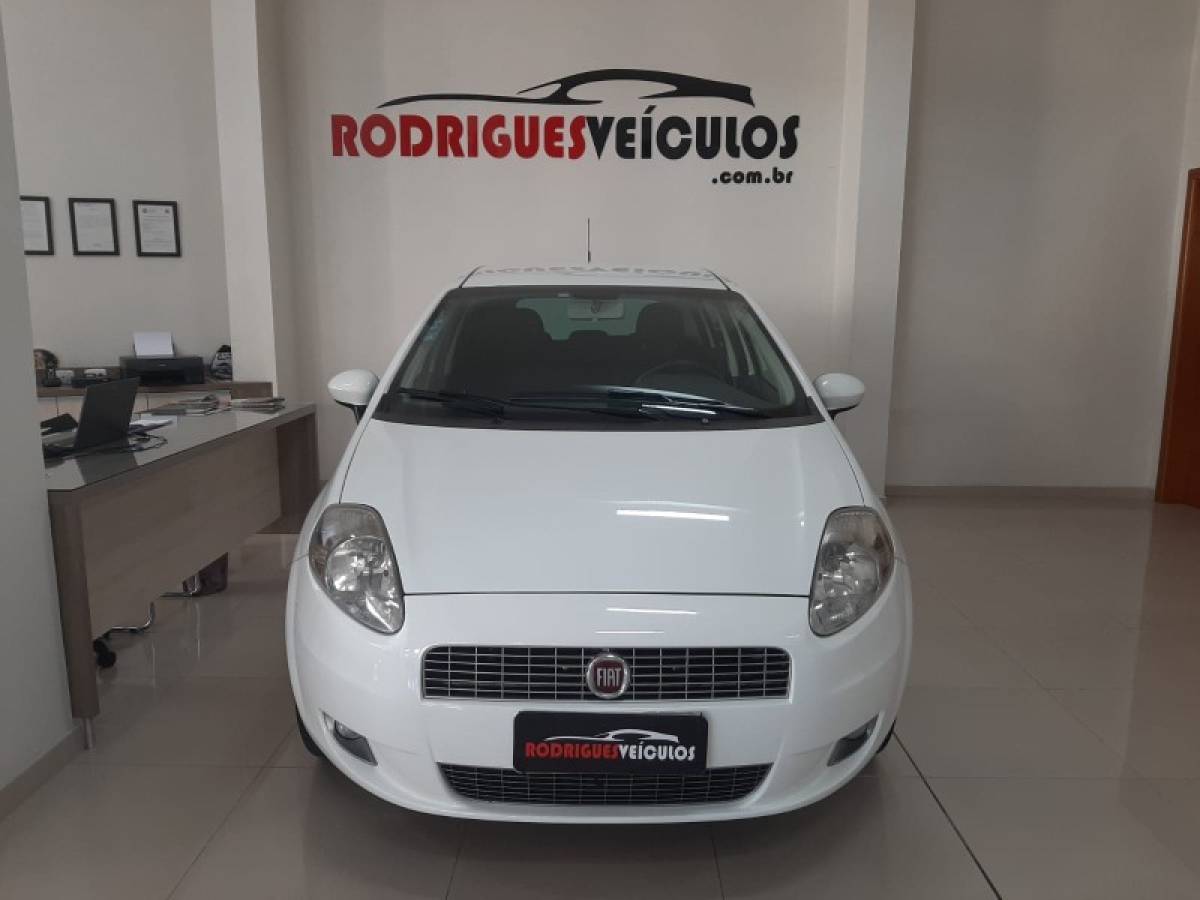 FIAT - PUNTO - 2008/2009 - Branca - R$ 32.900,00