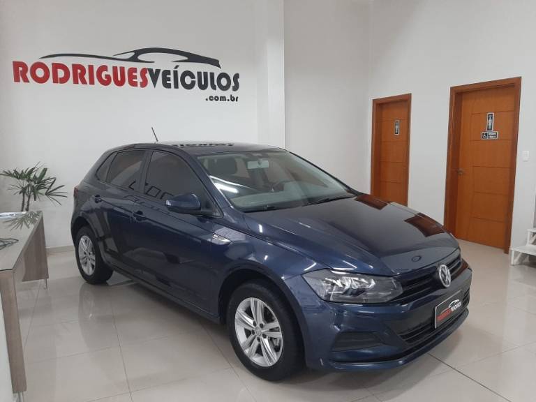 VOLKSWAGEN - POLO - 2018/2018 - Azul - R$ 62.900,00