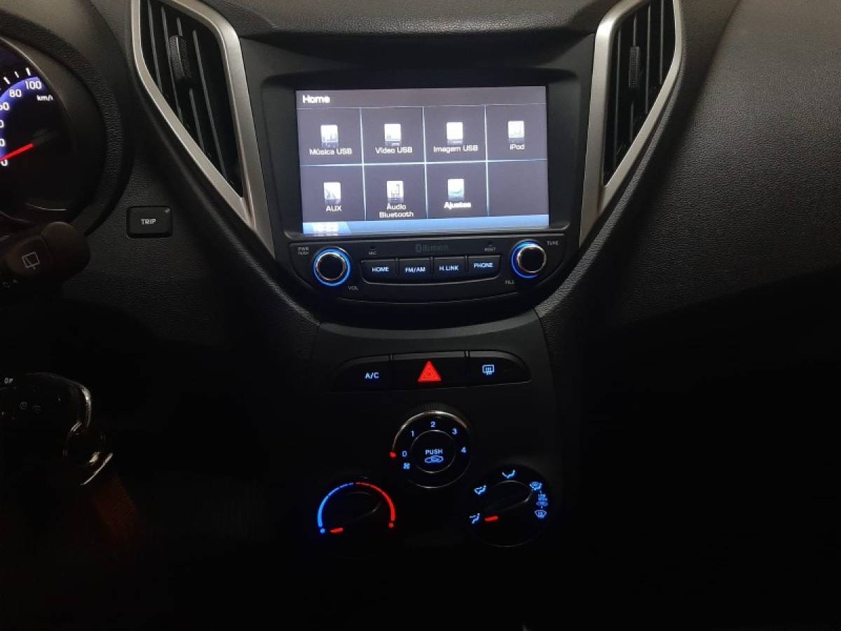 HYUNDAI - HB20 - 2018/2019 - Branca - R$ 55.900,00