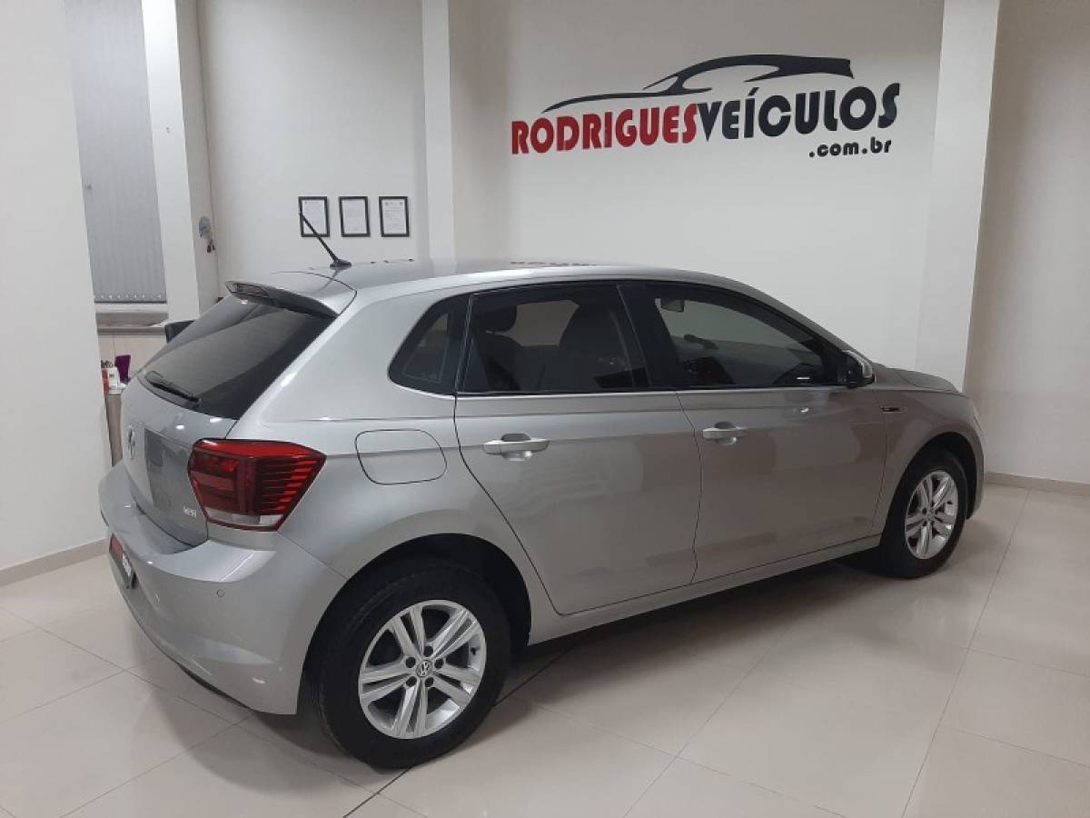 VOLKSWAGEN - POLO - 2018/2019 - Prata - R$ 67.900,00