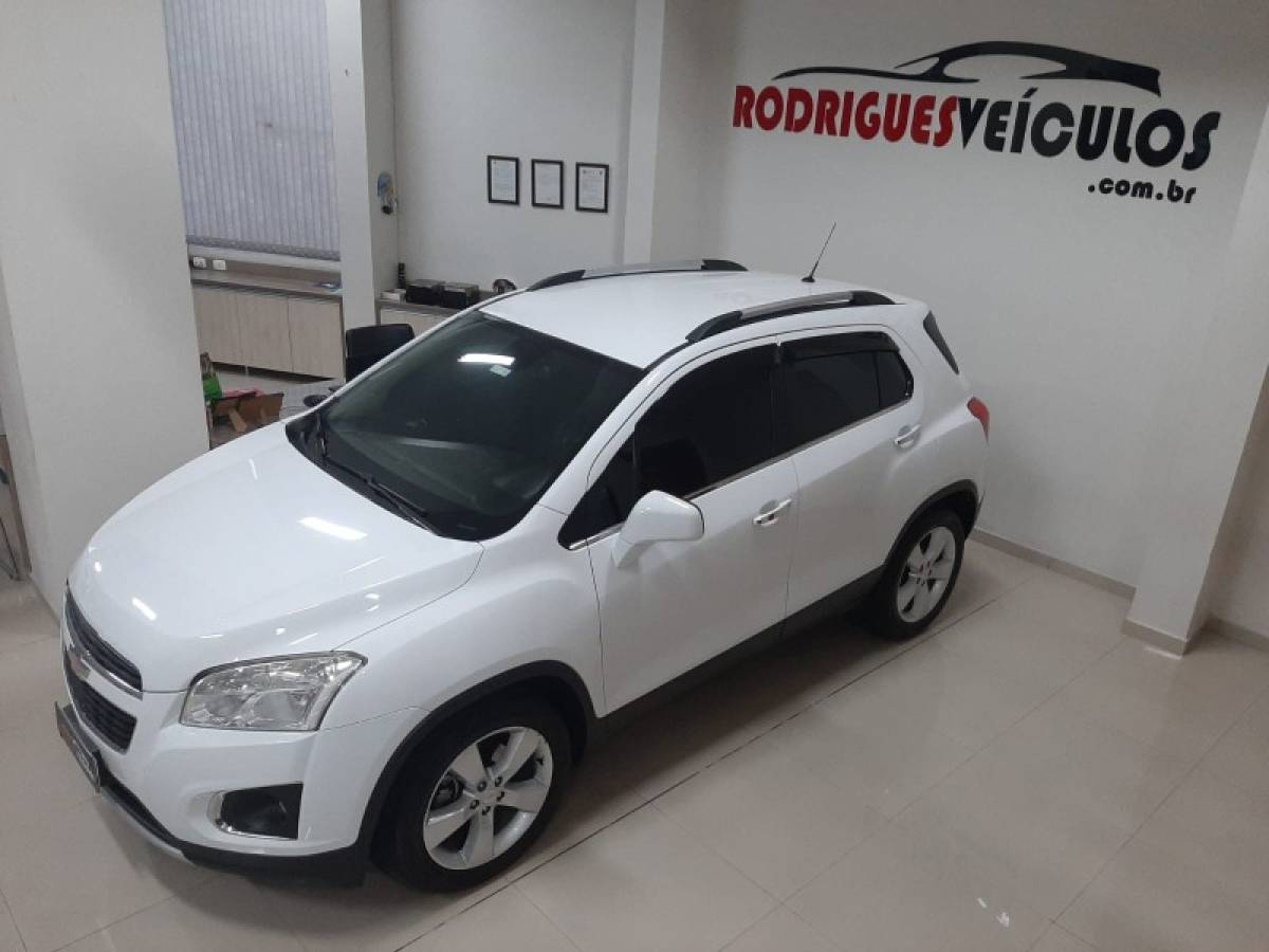 CHEVROLET - TRACKER - 2014/2014 - Branca - R$ 68.900,00