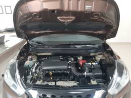 NISSAN - KICKS - 2017/2018 - Marrom - R$ 79.900,00