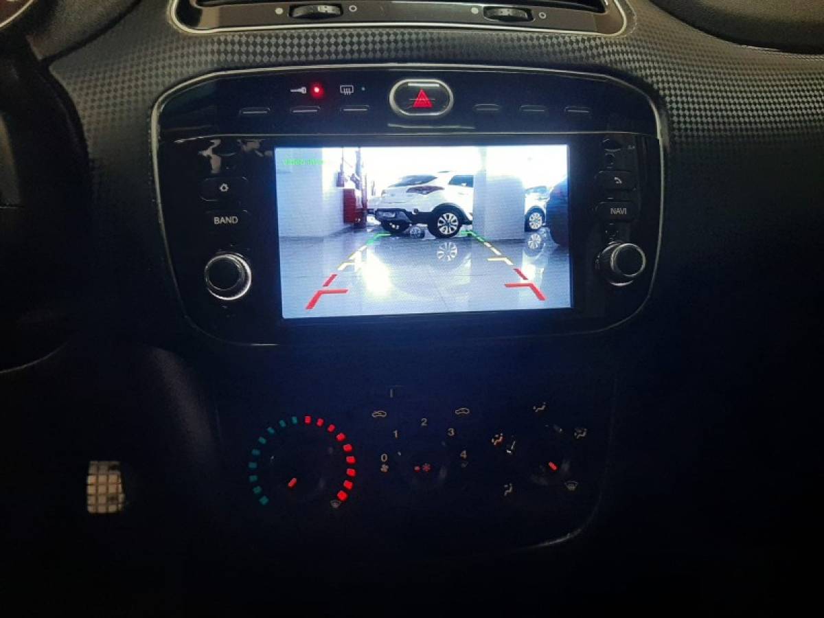FIAT - PUNTO - 2014/2015 - Branca - R$ 57.900,00
