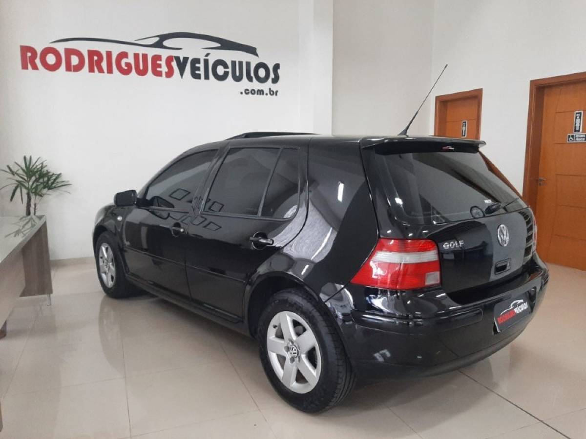 VOLKSWAGEN - GOLF - 2006/2006 - Preta - R$ 37.900,00