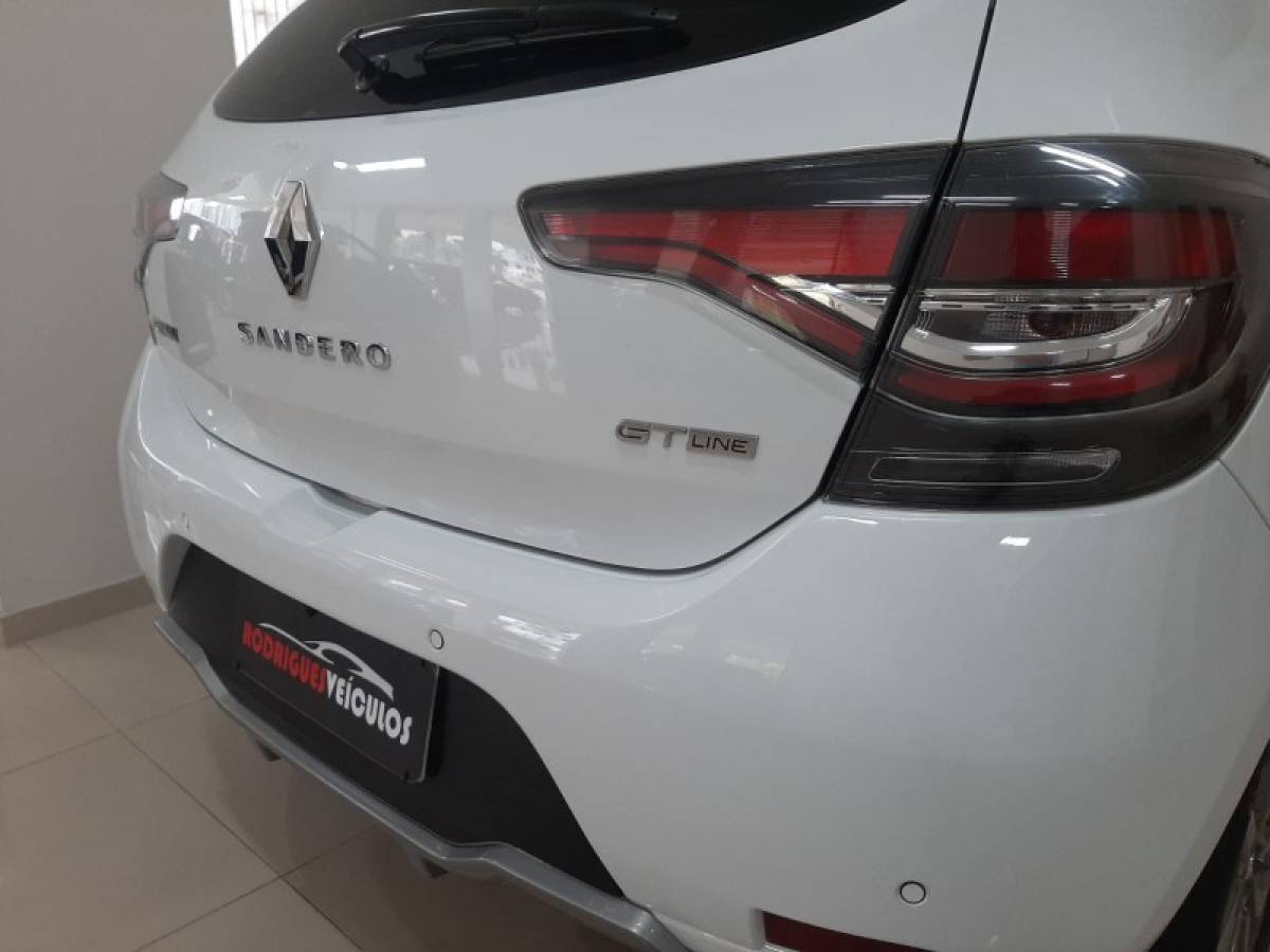 RENAULT - SANDERO - 2020/2021 - Branca - R$ 62.900,00