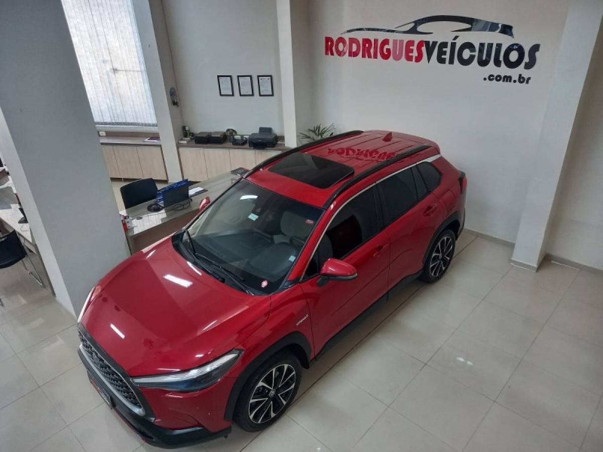 TOYOTA - COROLLA - 2023/2024 - Vermelha - R$ 169.900,00