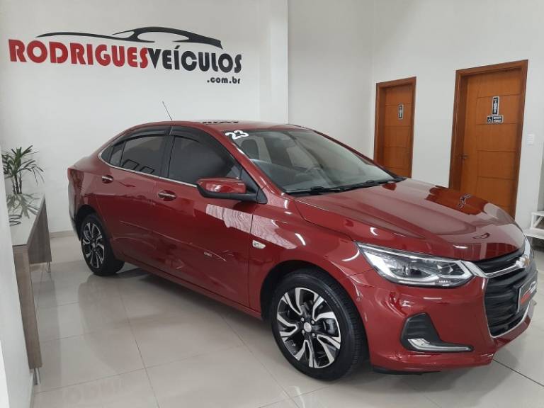 CHEVROLET - ONIX - 2022/2023 - Vermelha - R$ 93.900,00