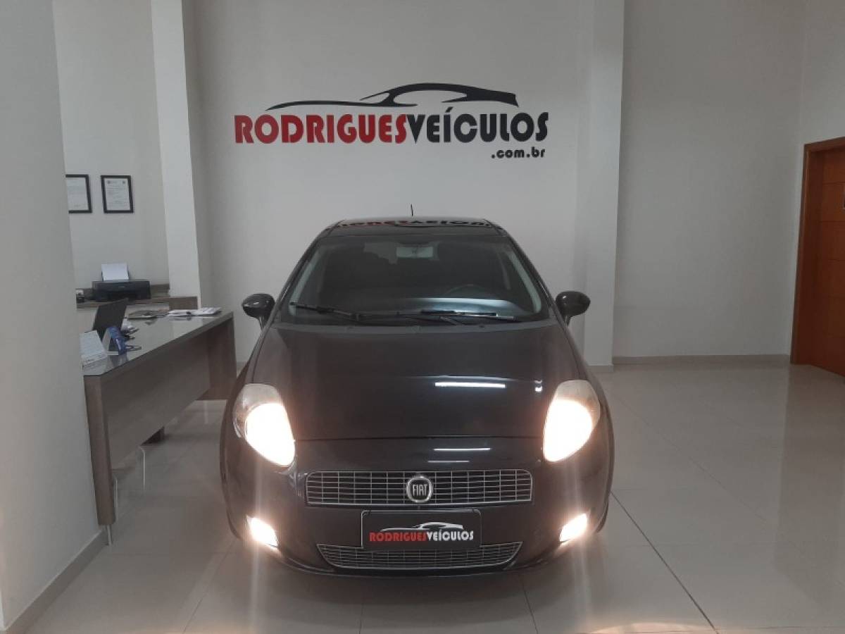 FIAT - PUNTO - 2012/2012 - Preta - R$ 35.900,00