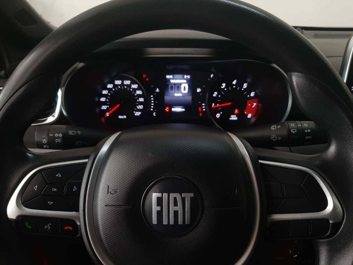 FIAT - ARGO - 2021/2022 - Vermelha - R$ 76.900,00