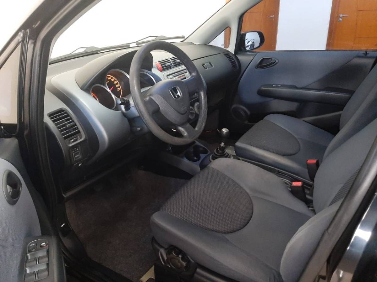 HONDA - FIT - 2007/2008 - Preta - R$ 32.900,00