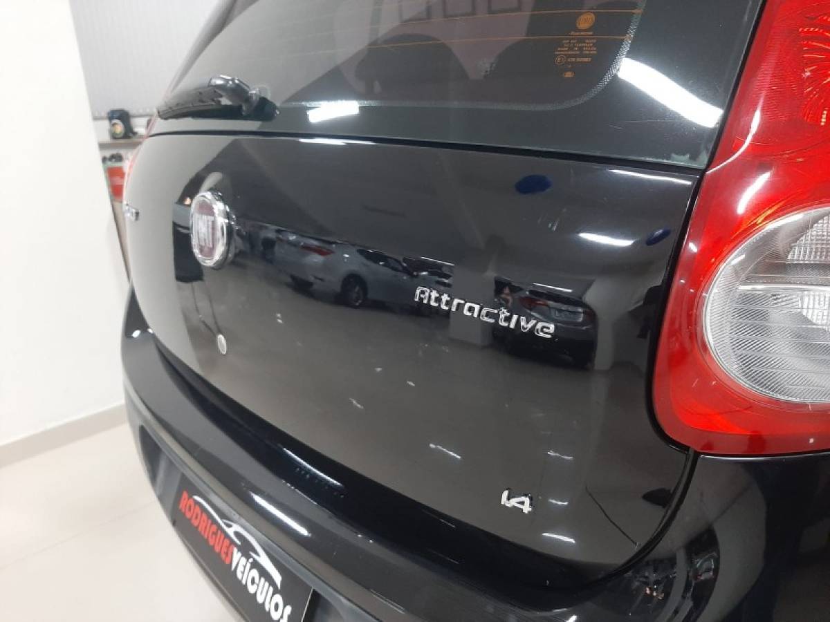 FIAT - PALIO - 2012/2013 - Preta - R$ 36.900,00
