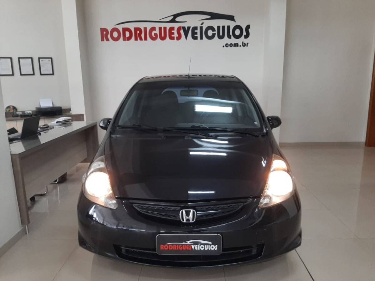 HONDA - FIT - 2007/2008 - Preta - R$ 32.900,00