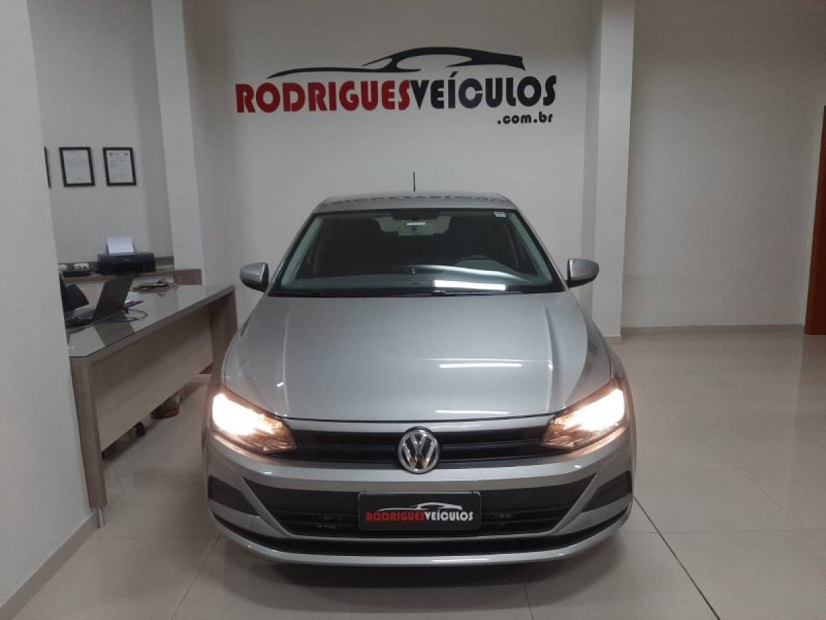 VOLKSWAGEN - POLO - 2018/2019 - Prata - R$ 67.900,00