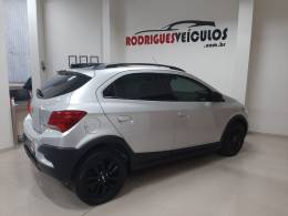 CHEVROLET - ONIX - 2019/2019 - Prata - R$ 68.900,00