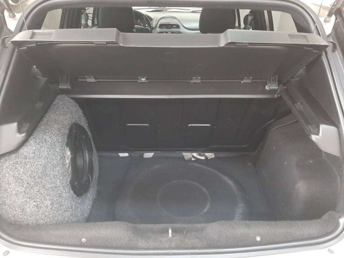 FIAT - PUNTO - 2014/2015 - Branca - R$ 57.900,00