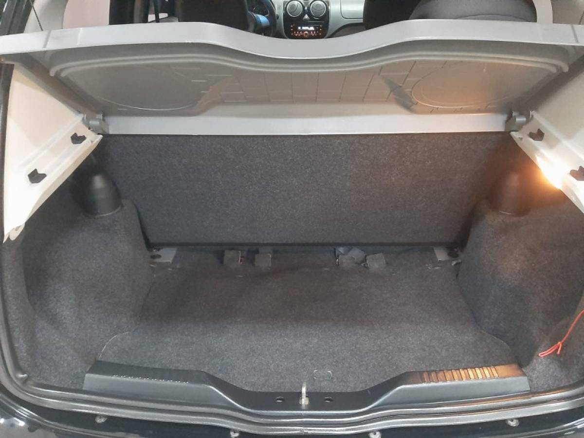 FIAT - PALIO - 2012/2013 - Preta - R$ 36.900,00