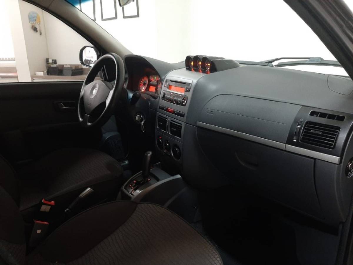 FIAT - PALIO - 2010/2011 - Bege - R$ 39.900,00