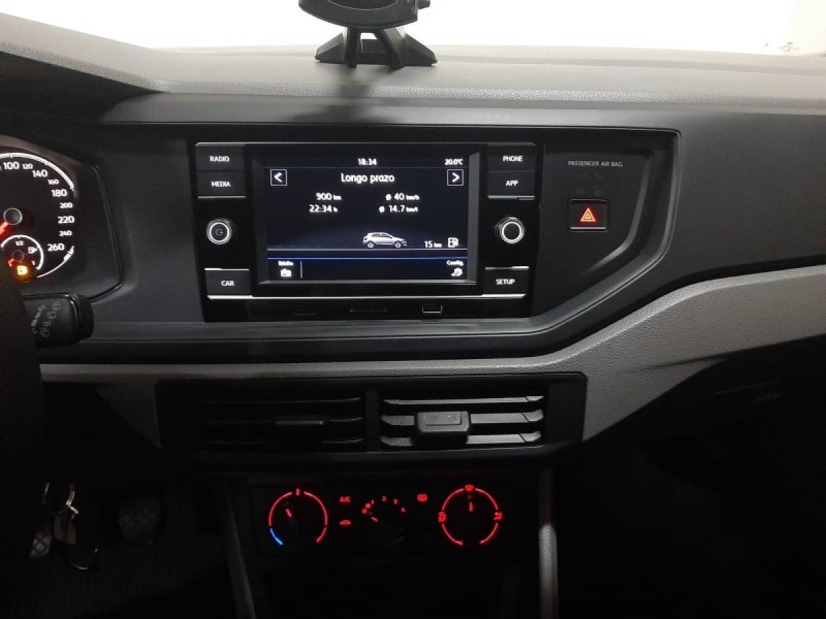 VOLKSWAGEN - POLO - 2018/2019 - Prata - R$ 67.900,00