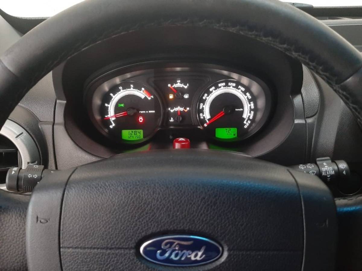 FORD - ECOSPORT - 2010/2011 - Preta - R$ 39.900,00