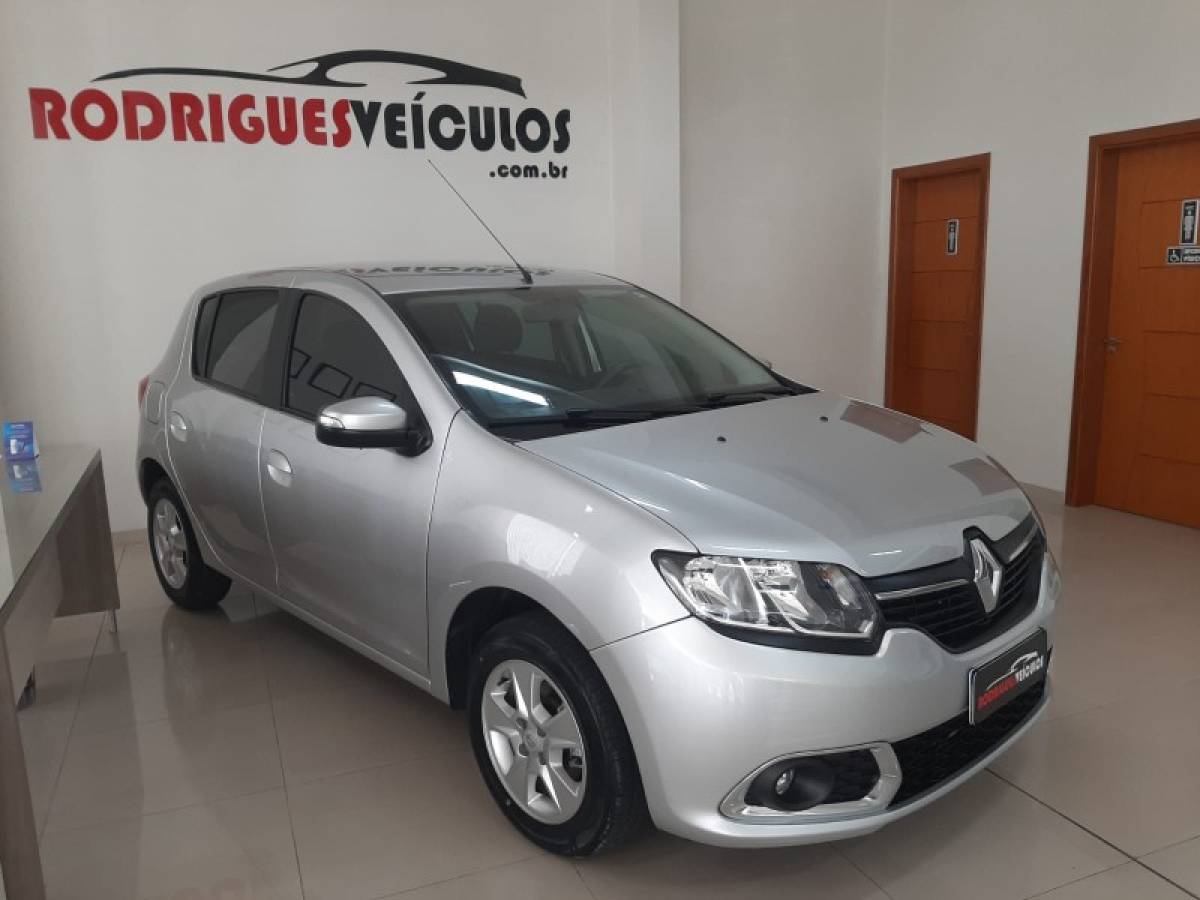 RENAULT - SANDERO - 2014/2015 - Prata - R$ 44.900,00