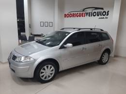 RENAULT - MÉGANE - 2011/2012 - Prata - R$ 34.900,00