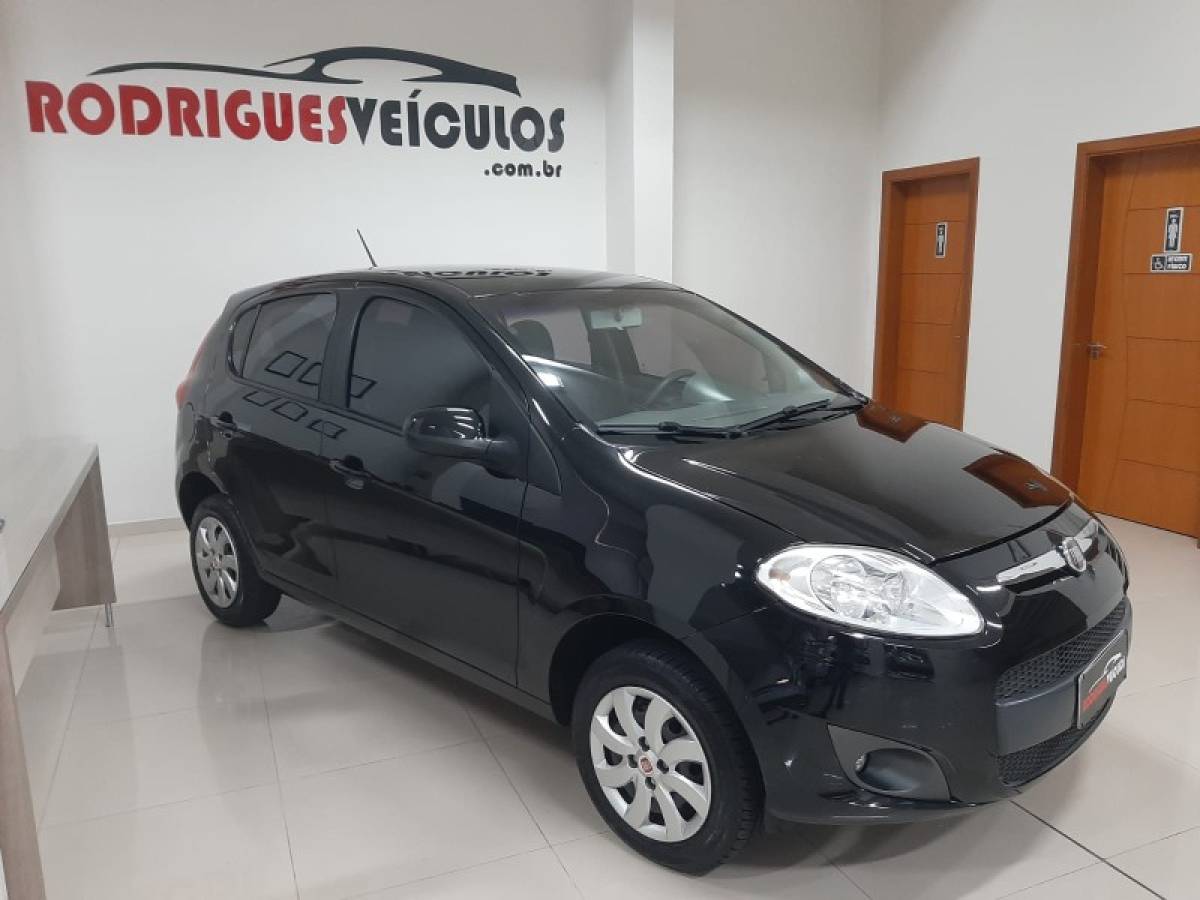 FIAT - PALIO - 2012/2013 - Preta - R$ 36.900,00