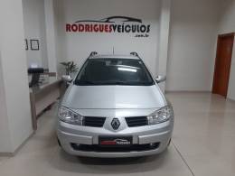RENAULT - MÉGANE - 2011/2012 - Prata - R$ 34.900,00