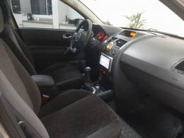 RENAULT - MÉGANE - 2011/2012 - Prata - R$ 34.900,00