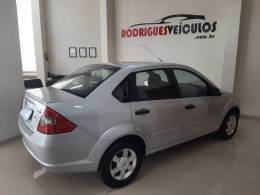 FORD - FIESTA - 2005/2005 - Prata - R$ 24.900,00