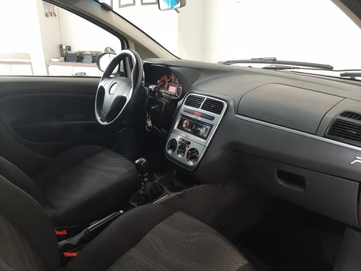 FIAT - PUNTO - 2008/2009 - Branca - R$ 32.900,00