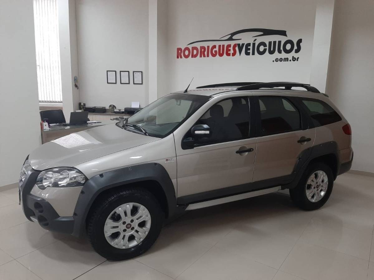 FIAT - PALIO - 2010/2011 - Bege - R$ 39.900,00